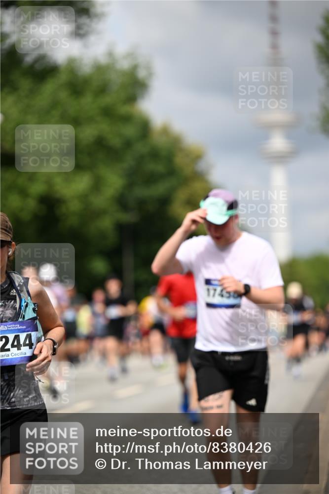 29.06.2025 - hella hamburg halbmarathon Dr. Thomas Lammeyer http://msf.ph/oto/8380426 29.06.2025 10:42:36 Kennedybrücke 1394, 1578, 1596, 1791, 1901, 2151, 3094, 3095, 3338, 3633, 3635, 3636, 3716, 3841, 3927, 4414, 4921, 5300, 5713, 5790, 6695, 6696, 6751, 6930, 7118, 7119, 7148, 7244, 7371, 7552, 7692, 7914, 8539, 8615, 9424, 9500, 9699, 10584, 11152 meine-sportfotos.de