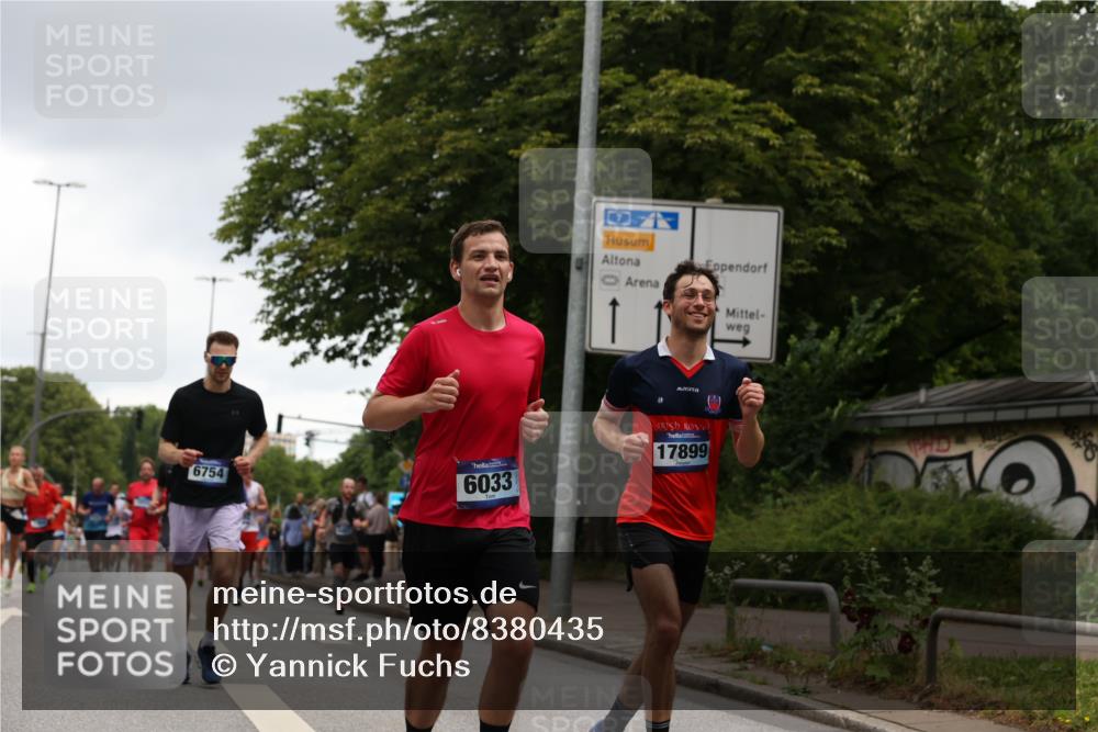 29.06.2025 - hella hamburg halbmarathon Yannick Fuchs http://msf.ph/oto/8380435 29.06.2025 10:54:44 20KM 1364, 1414, 1653, 2322, 2323, 2363, 3698, 6033, 6201, 6309, 6487, 6754, 6757, 7006, 7065, 7306, 7636, 7759, 7761, 8191, 8421, 8422, 8662, 8923, 9020, 9021, 10534, 10576, 11623, 11702, 11753, 11782, 11937, 12491, 13459, 13488, 13589, 14429, 15269, 16621, 17491, 17899, 17952, 18029, 18063, 18757, 19117, 19146, 19242, 19246 meine-sportfotos.de