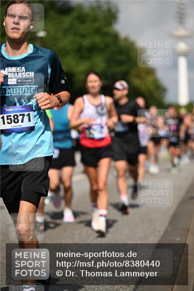 29.06.2025 - hella hamburg halbmarathon Dr. Thomas Lammeyer http://msf.ph/oto/8380440 29.06.2025 09:58:57 Kennedybrücke 1884, 2274, 2287, 2411, 2592, 2596, 2708, 3087, 3208, 3209, 3258, 3435, 3747, 3985, 4093, 4121, 4832, 5102, 5399, 5459, 5638, 5705, 5915, 6027, 6054, 6158, 6389, 6421, 6532, 6662, 6723, 6836, 7052, 7659, 8117, 8153, 8218, 8371, 8437, 8487, 8577, 8693, 8889, 8927, 9031, 9032, 9093, 9159, 9386, 9476, 9529, 9649, 9661, 9720, 9786, 9869, 10053, 10122, 10184, 10423 meine-sportfotos.de