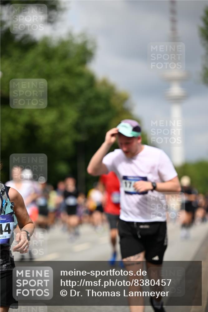 29.06.2025 - hella hamburg halbmarathon Dr. Thomas Lammeyer http://msf.ph/oto/8380457 29.06.2025 10:42:36 Kennedybrücke 1394, 1578, 1596, 1791, 1901, 2151, 3094, 3095, 3338, 3633, 3635, 3636, 3716, 3841, 3927, 4414, 4921, 5300, 5713, 5790, 6695, 6696, 6751, 6930, 7118, 7119, 7148, 7244, 7371, 7552, 7692, 7914, 8539, 8615, 9424, 9500, 9699, 10584, 11152 meine-sportfotos.de