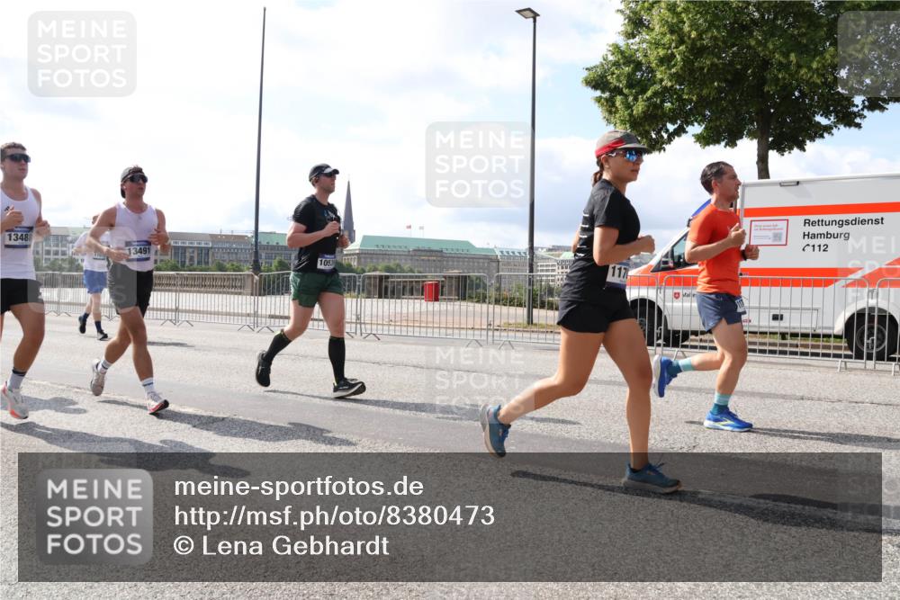 29.06.2025 - hella hamburg halbmarathon Lena Gebhardt http://msf.ph/oto/8380473 29.06.2025 10:02:41 Lombardsbrücke 13488, 13491, 10539, 117, 112, 1128, 1254, 1702, 1733, 2142, 2322, 2323, 2685, 2712, 2819, 3225, 3630, 3780, 3919, 3976, 4066, 4204, 4665, 4904, 5734, 5763, 6295, 6708, 6752, 6815, 6860, 6997, 7049, 7323, 7869, 7888, 8003, 8364, 8481, 8483, 8624, 8662, 8749, 9006, 9020, 9021, 9131, 9156, 9353, 9554, 9986, 10128, 10295, 10539, 10866, 11191, 11250, 11515, 11554, 11670, 11702, 11782, 11871, 11935, 11968, 12491, 12908, 14224 meine-sportfotos.de