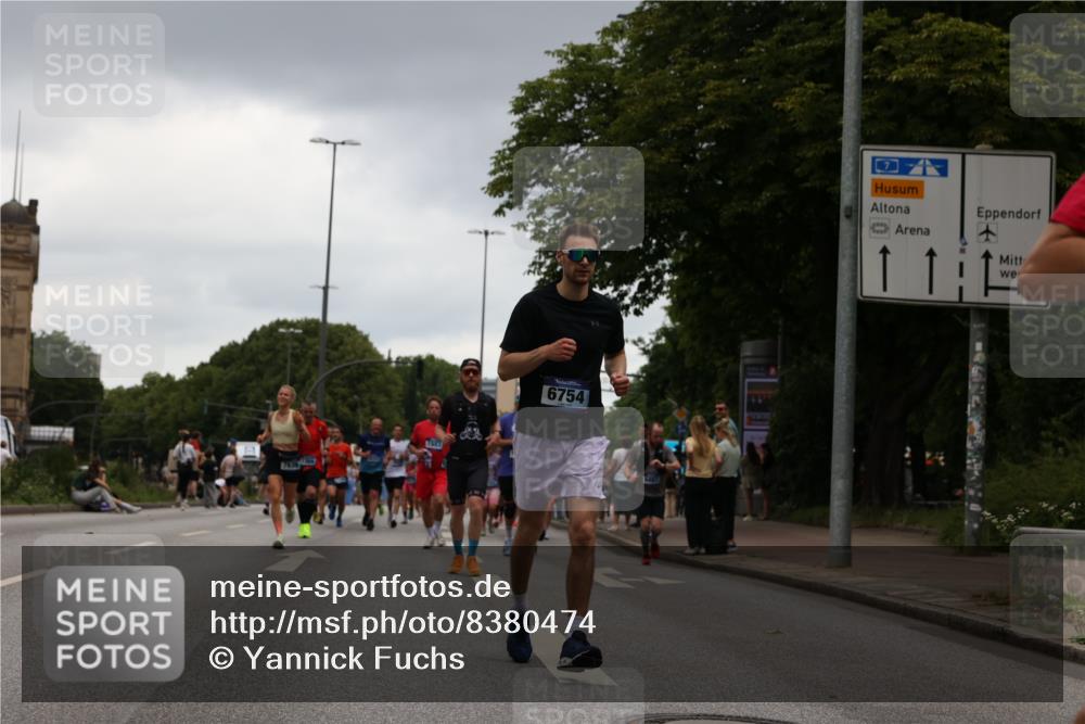 29.06.2025 - hella hamburg halbmarathon Yannick Fuchs http://msf.ph/oto/8380474 29.06.2025 10:54:45 20KM 1364, 1414, 1653, 2322, 2323, 3698, 5602, 5603, 6033, 6201, 6309, 6487, 6754, 6757, 6921, 7006, 7065, 7306, 7636, 7759, 7761, 8191, 8421, 8422, 8662, 8923, 9020, 9021, 10534, 10576, 11623, 11702, 11753, 11782, 11937, 12491, 13459, 13488, 13589, 14429, 15269, 16621, 17491, 17899, 17952, 18029, 18063, 18757, 19117, 19146, 19242, 19246 meine-sportfotos.de