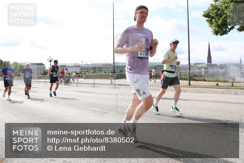 29.06.2025 - hella hamburg halbmarathon Lena Gebhardt http://msf.ph/oto/8380502 29.06.2025 10:15:31 Lombardsbrücke 13453, 18252, 13500, 2720, 5739, 1296, 1440, 1524, 1745, 2110, 2281, 2720, 2989, 3417, 3513, 3650, 4007, 4466, 4492, 4494, 4495, 5069, 5271, 5739, 5986, 6317, 6376, 6576, 7452, 7809, 7810, 7881, 8237, 8256, 8609, 9192, 9307, 9423, 9657, 9847, 9975, 9997, 10108, 10775, 10858, 11598, 12457, 12469, 12521, 13179, 13197, 13453, 13500, 13818, 13951, 14413, 14423, 14550, 14552, 15150, 15307, 15740 meine-sportfotos.de