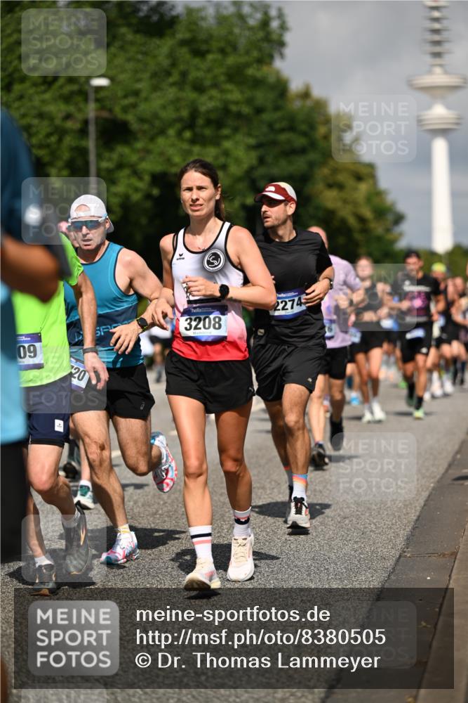 29.06.2025 - hella hamburg halbmarathon Dr. Thomas Lammeyer http://msf.ph/oto/8380505 29.06.2025 09:58:58 Kennedybrücke 1884, 2274, 2287, 2411, 2592, 2596, 2708, 3087, 3208, 3209, 3258, 3435, 3747, 3985, 4093, 4121, 4832, 5102, 5399, 5459, 5638, 5705, 5915, 6027, 6054, 6158, 6421, 6532, 6662, 6723, 6836, 7052, 7659, 8117, 8153, 8218, 8371, 8437, 8487, 8577, 8693, 8720, 8889, 8927, 9031, 9032, 9093, 9159, 9386, 9476, 9529, 9649, 9720, 9786, 9869, 9959, 10053, 10122, 10184, 10423 meine-sportfotos.de