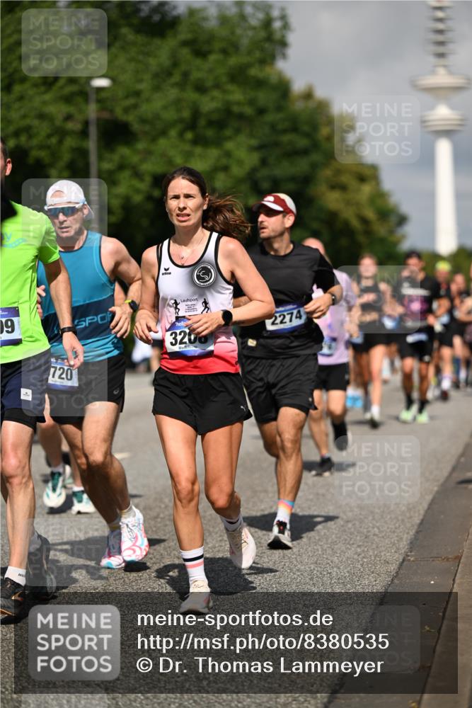29.06.2025 - hella hamburg halbmarathon Dr. Thomas Lammeyer http://msf.ph/oto/8380535 29.06.2025 09:58:58 Kennedybrücke 1884, 2274, 2287, 2411, 2592, 2596, 2708, 3087, 3208, 3209, 3258, 3435, 3747, 3985, 4093, 4121, 4832, 5102, 5399, 5459, 5638, 5705, 5915, 6027, 6054, 6158, 6421, 6532, 6662, 6723, 6836, 7052, 7659, 8117, 8153, 8218, 8371, 8437, 8487, 8577, 8693, 8720, 8889, 8927, 9031, 9032, 9093, 9159, 9386, 9476, 9529, 9649, 9720, 9786, 9869, 9959, 10053, 10122, 10184, 10423 meine-sportfotos.de