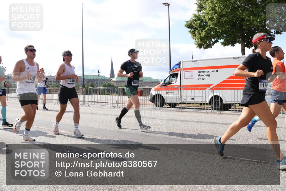29.06.2025 - hella hamburg halbmarathon Lena Gebhardt http://msf.ph/oto/8380567 29.06.2025 10:02:41 Lombardsbrücke 6, 3488, 1707, 13491, 10539, 112, 1170, 1128, 1254, 1702, 1733, 2142, 2322, 2323, 2685, 2712, 2819, 3225, 3630, 3780, 3919, 3976, 4066, 4204, 4665, 4904, 5734, 5763, 6295, 6708, 6752, 6815, 6860, 6997, 7049, 7323, 7869, 7888, 8003, 8364, 8481, 8483, 8624, 8662, 8749, 9006, 9020, 9021, 9131, 9156, 9353, 9554, 9986, 10128, 10295, 10539, 10866, 11191, 11250, 11515, 11554, 11670, 11702, 11782, 11871, 11935, 11968, 12491, 12908, 14224 meine-sportfotos.de