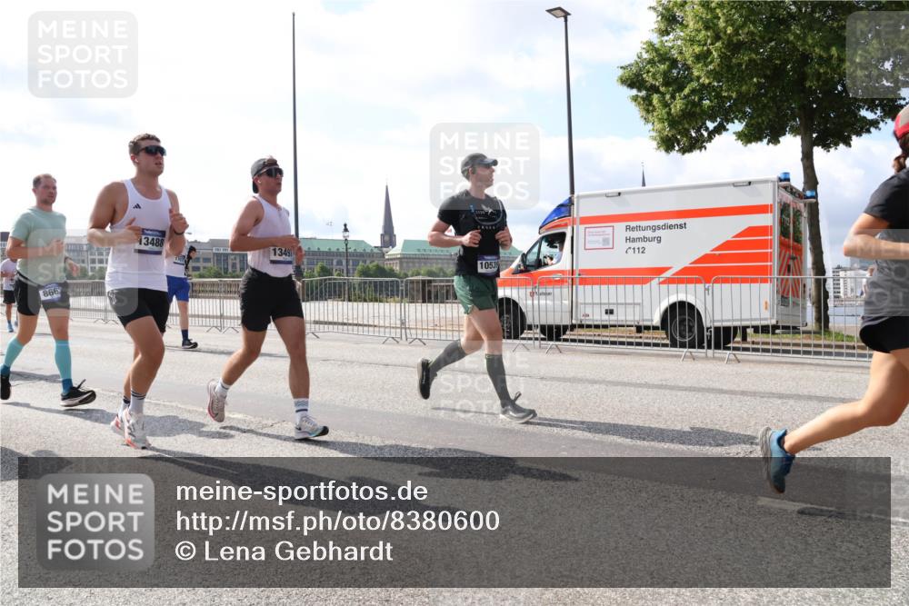 29.06.2025 - hella hamburg halbmarathon Lena Gebhardt http://msf.ph/oto/8380600 29.06.2025 10:02:41 Lombardsbrücke 866, 13488, 13491, 10539, 112, 1128, 1254, 1702, 1733, 2142, 2322, 2323, 2685, 2712, 2819, 3225, 3630, 3780, 3919, 3976, 4066, 4204, 4665, 4904, 5734, 5763, 6295, 6708, 6752, 6815, 6860, 6997, 7049, 7323, 7869, 7888, 8003, 8364, 8481, 8483, 8624, 8662, 8749, 9006, 9020, 9021, 9131, 9156, 9353, 9554, 9986, 10128, 10295, 10539, 10866, 11191, 11250, 11515, 11554, 11670, 11702, 11782, 11871, 11935, 11968, 12491, 12908, 14224 meine-sportfotos.de