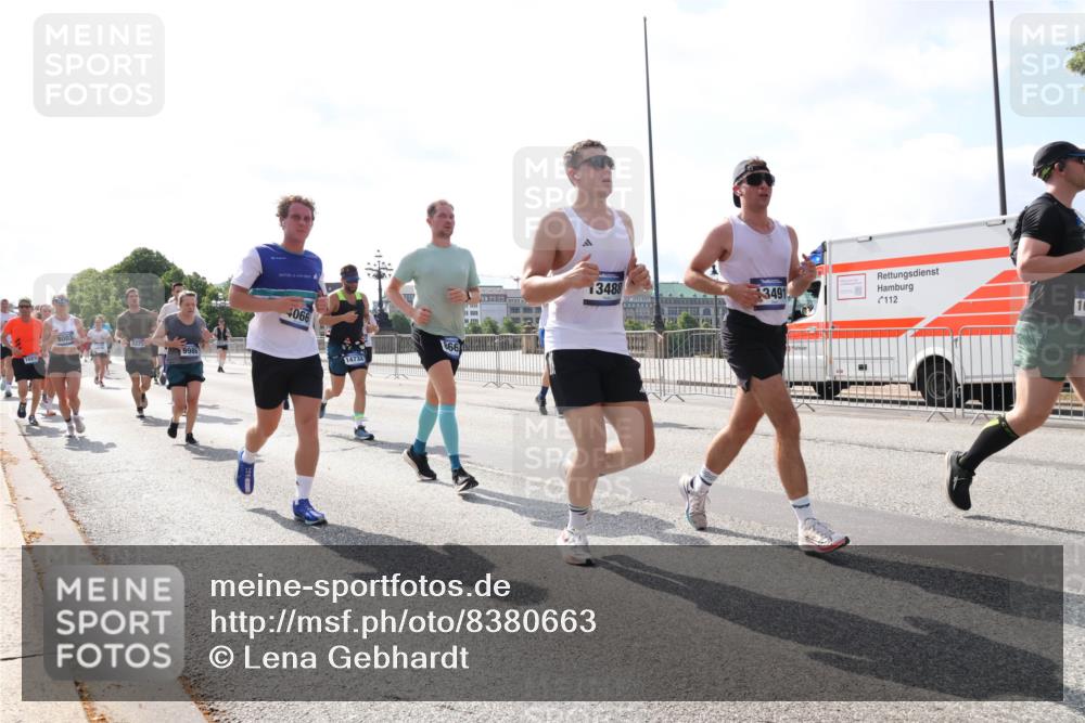 29.06.2025 - hella hamburg halbmarathon Lena Gebhardt http://msf.ph/oto/8380663 29.06.2025 10:02:41 Lombardsbrücke 3225, 9986, 4066, 866, 14732, 13488, 3491, 112, 1128, 1254, 1702, 1733, 2142, 2322, 2323, 2685, 2712, 2819, 3225, 3630, 3780, 3919, 3976, 4066, 4204, 4665, 4904, 5734, 5763, 6295, 6708, 6752, 6815, 6860, 6997, 7049, 7323, 7869, 7888, 8003, 8364, 8481, 8483, 8624, 8662, 8749, 9006, 9020, 9021, 9131, 9156, 9353, 9554, 9986, 10128, 10295, 10539, 10866, 11191, 11250, 11515, 11554, 11670, 11702, 11782, 11871, 11935, 11968, 12491, 12908, 14224 meine-sportfotos.de