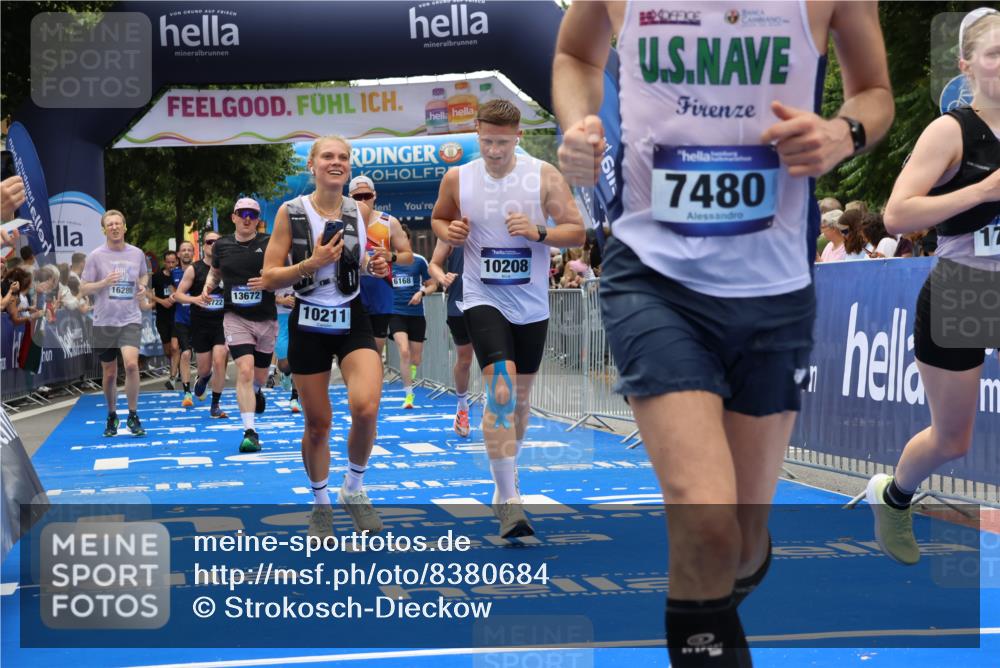 29.06.2025 - hella hamburg halbmarathon Strokosch-Dieckow http://msf.ph/oto/8380684 29.06.2025 10:47:13 Ziel 2623, 2864, 4093, 5024, 6134, 6168, 6203, 6373, 6716, 7480, 7908, 10208, 10211, 11518, 12579, 13007, 13672, 13782, 14722, 15611, 15684, 16286, 17718, 17915, 18856 meine-sportfotos.de