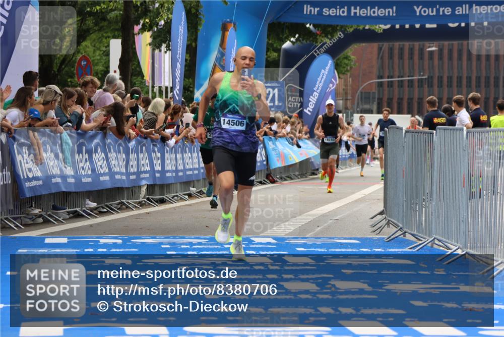29.06.2025 - hella hamburg halbmarathon Strokosch-Dieckow http://msf.ph/oto/8380706 29.06.2025 10:24:32 Ziel 2892, 7855, 14506 meine-sportfotos.de