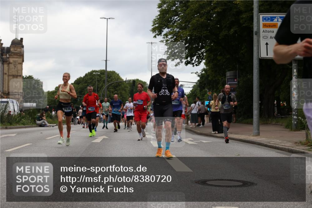 29.06.2025 - hella hamburg halbmarathon Yannick Fuchs http://msf.ph/oto/8380720 29.06.2025 10:54:47 20KM 1188, 1364, 1414, 1453, 1653, 2322, 2323, 3698, 5602, 5603, 6033, 6201, 6309, 6487, 6754, 6757, 6921, 7006, 7065, 7306, 7636, 7759, 7761, 8421, 8422, 8662, 8923, 9020, 9021, 10534, 11623, 11702, 11782, 11937, 12491, 13459, 13516, 13589, 14429, 15269, 16621, 17226, 17899, 17952, 18029, 18063, 18757, 19117, 19146, 19242, 19246 meine-sportfotos.de