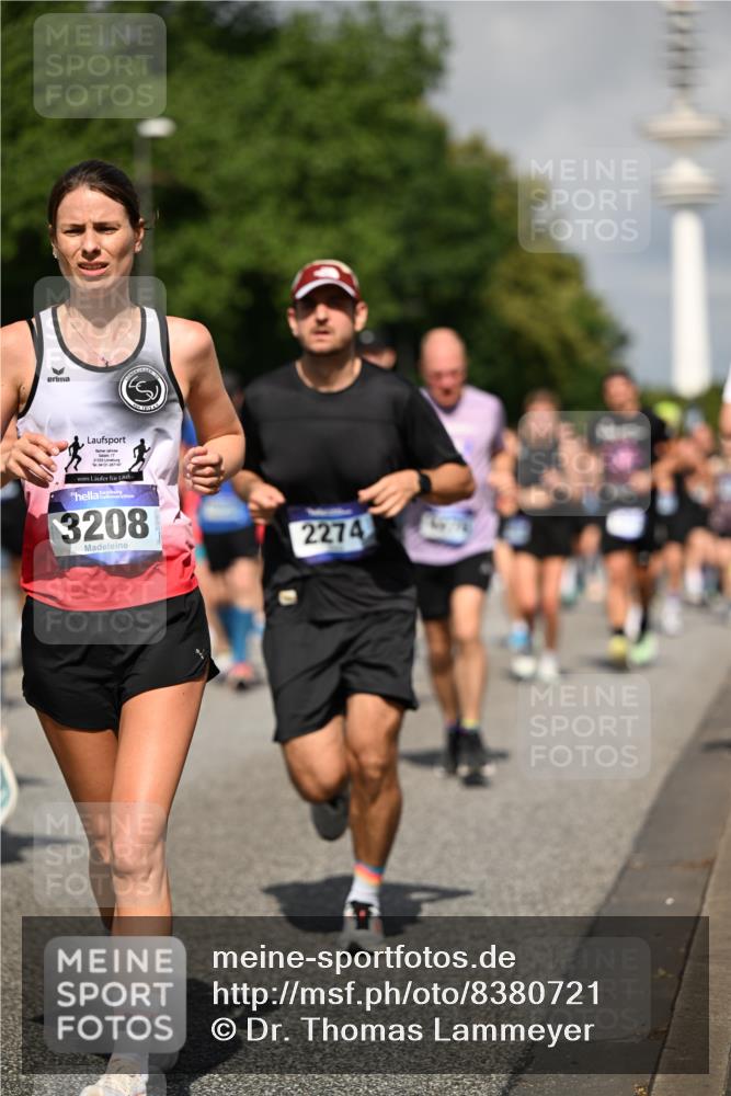 29.06.2025 - hella hamburg halbmarathon Dr. Thomas Lammeyer http://msf.ph/oto/8380721 29.06.2025 09:58:59 Kennedybrücke 1683, 1884, 2274, 2287, 2411, 2592, 2596, 2706, 2708, 3087, 3208, 3209, 3258, 3435, 3747, 3985, 4093, 4121, 4189, 4832, 5102, 5399, 5459, 5638, 5705, 5915, 6027, 6054, 6158, 6421, 6532, 6662, 6723, 6836, 7052, 7659, 8117, 8153, 8218, 8371, 8437, 8487, 8577, 8693, 8720, 8889, 8927, 9031, 9032, 9093, 9159, 9386, 9476, 9529, 9649, 9720, 9786, 9869, 9959, 10053, 10115, 10122, 10184, 10423 meine-sportfotos.de