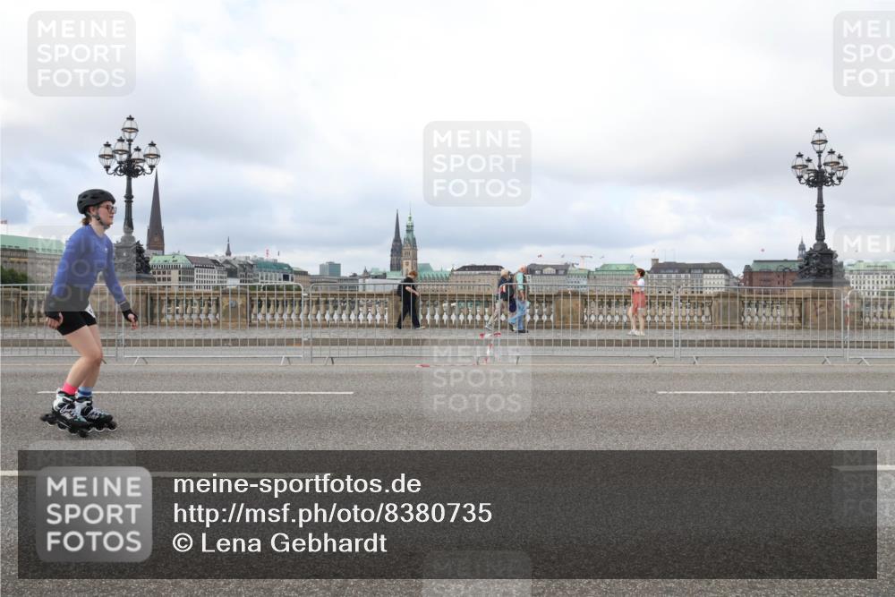 29.06.2025 - hella hamburg halbmarathon Lena Gebhardt http://msf.ph/oto/8380735 29.06.2025 09:15:10 Lombardsbrücke  meine-sportfotos.de