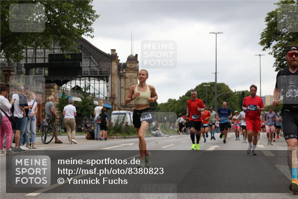 29.06.2025 - hella hamburg halbmarathon Yannick Fuchs http://msf.ph/oto/8380823 29.06.2025 10:54:48 20KM 1188, 1364, 1414, 1453, 1653, 2322, 2323, 2661, 3698, 5602, 5603, 6033, 6201, 6309, 6487, 6754, 6757, 6921, 7006, 7065, 7306, 7636, 7759, 7761, 8421, 8422, 8662, 8923, 9020, 9021, 10534, 11623, 11702, 11782, 12491, 13459, 13516, 13589, 14429, 15269, 16621, 17145, 17226, 17899, 17952, 18063, 18757, 19117, 19146, 19242, 19246 meine-sportfotos.de