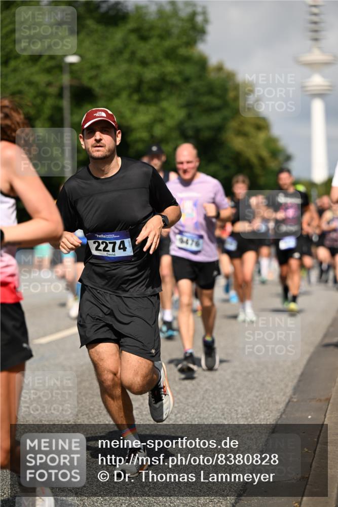 29.06.2025 - hella hamburg halbmarathon Dr. Thomas Lammeyer http://msf.ph/oto/8380828 29.06.2025 09:58:59 Kennedybrücke 1683, 1884, 2274, 2287, 2411, 2592, 2596, 2706, 2708, 3087, 3208, 3209, 3258, 3435, 3747, 3985, 4093, 4121, 4189, 4832, 5102, 5399, 5459, 5638, 5705, 5915, 6027, 6054, 6158, 6421, 6532, 6662, 6723, 6836, 7052, 7659, 8117, 8153, 8218, 8371, 8437, 8487, 8577, 8693, 8720, 8889, 8927, 9031, 9032, 9093, 9159, 9386, 9476, 9529, 9649, 9720, 9786, 9869, 9959, 10053, 10115, 10122, 10184, 10423 meine-sportfotos.de