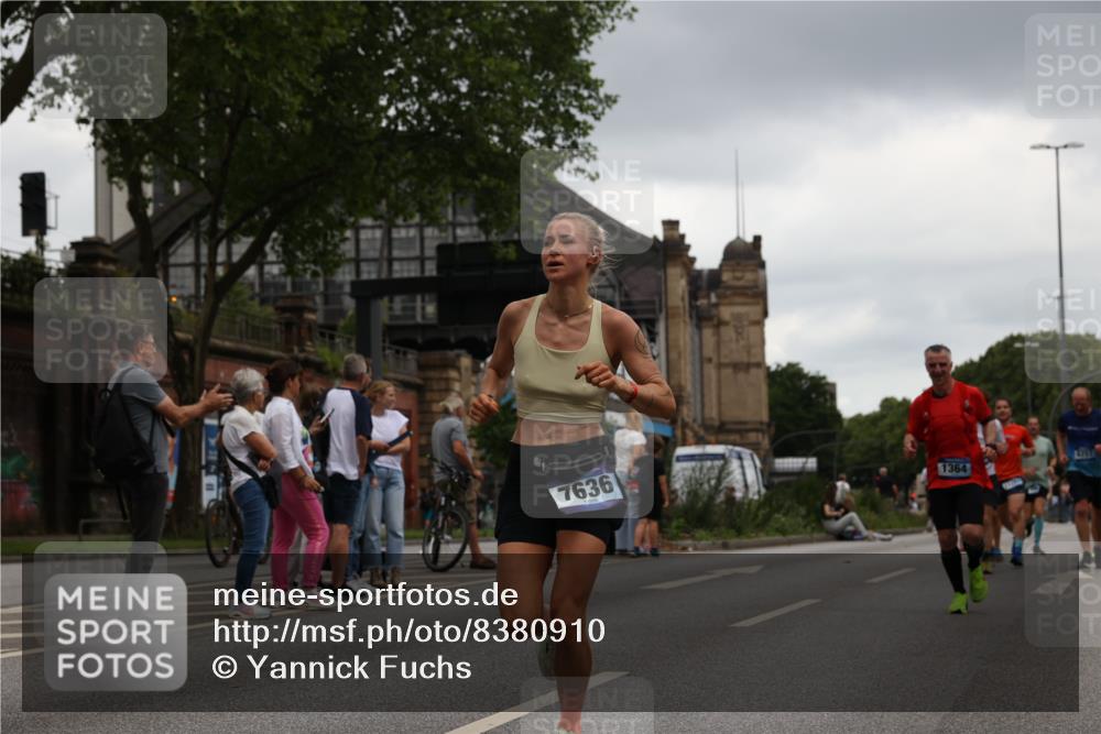 29.06.2025 - hella hamburg halbmarathon Yannick Fuchs http://msf.ph/oto/8380910 29.06.2025 10:54:49 20KM 1188, 1364, 1414, 1453, 1653, 2322, 2323, 2661, 3698, 5602, 5603, 6033, 6201, 6309, 6487, 6708, 6754, 6757, 6921, 7006, 7065, 7306, 7636, 7759, 7761, 8421, 8422, 8662, 8923, 9020, 9021, 10534, 11623, 11702, 11782, 12491, 13459, 13516, 13589, 15269, 16621, 17145, 17226, 17899, 17951, 17952, 18063, 18757, 19117, 19146, 19242, 19246 meine-sportfotos.de