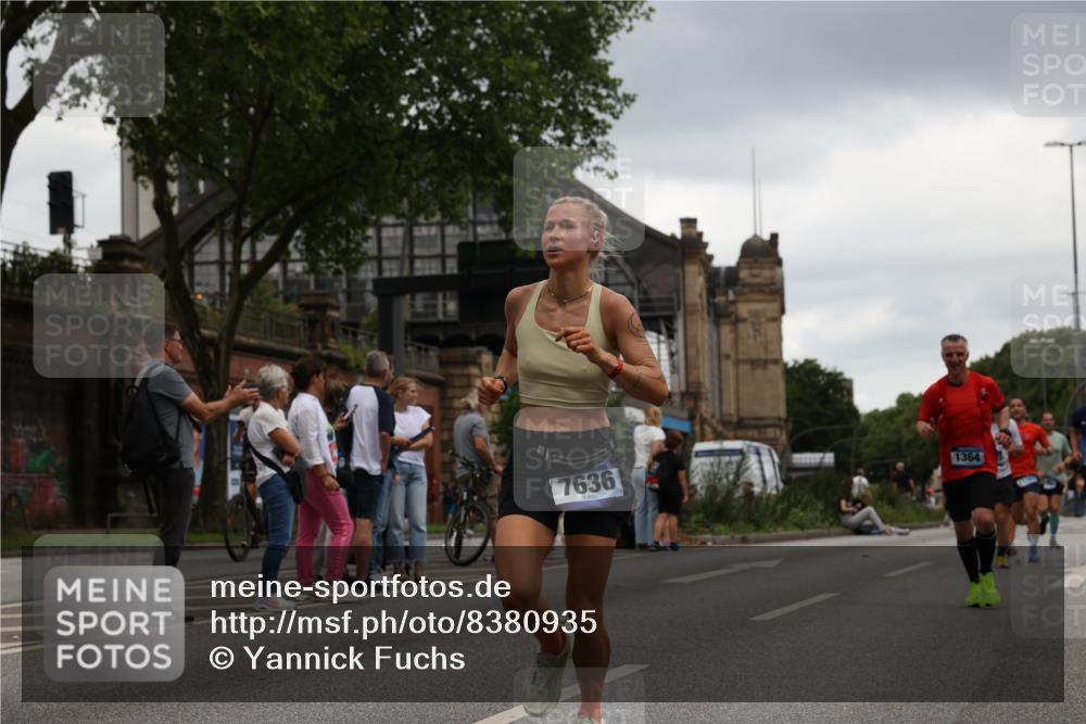 29.06.2025 - hella hamburg halbmarathon Yannick Fuchs http://msf.ph/oto/8380935 29.06.2025 10:54:49 20KM 1188, 1364, 1414, 1453, 1653, 2322, 2323, 2661, 3698, 5602, 5603, 6033, 6201, 6309, 6487, 6708, 6754, 6757, 6921, 7006, 7065, 7306, 7636, 7759, 7761, 8421, 8422, 8662, 8923, 9020, 9021, 10534, 11623, 11702, 11782, 12491, 13459, 13516, 13589, 15269, 16621, 17145, 17226, 17899, 17951, 17952, 18063, 18757, 19117, 19146, 19242, 19246 meine-sportfotos.de