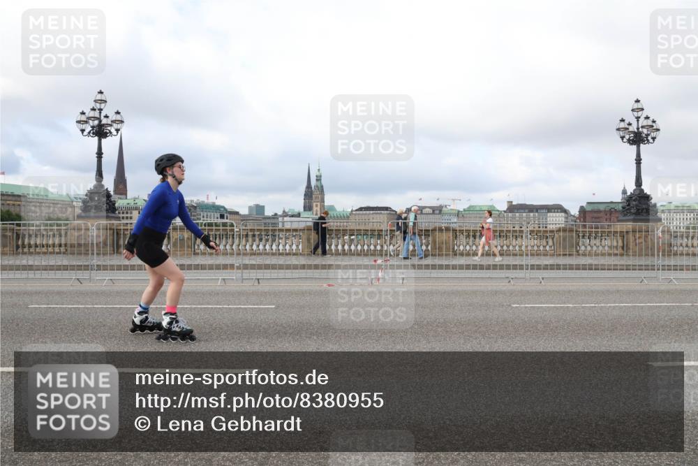 29.06.2025 - hella hamburg halbmarathon Lena Gebhardt http://msf.ph/oto/8380955 29.06.2025 09:15:10 Lombardsbrücke  meine-sportfotos.de