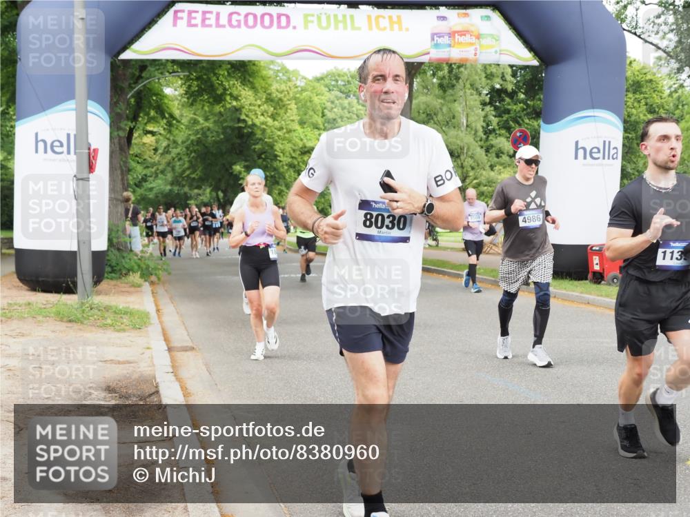 29.06.2025 - hella hamburg halbmarathon MichiJ http://msf.ph/oto/8380960 29.06.2025 10:46:20 Zwischen KM18-KM19 2780, 4986, 6220, 8030, 10488, 11394, 12206, 12261, 12446, 14823, 15232, 15284, 18485, 19160, 19178 meine-sportfotos.de