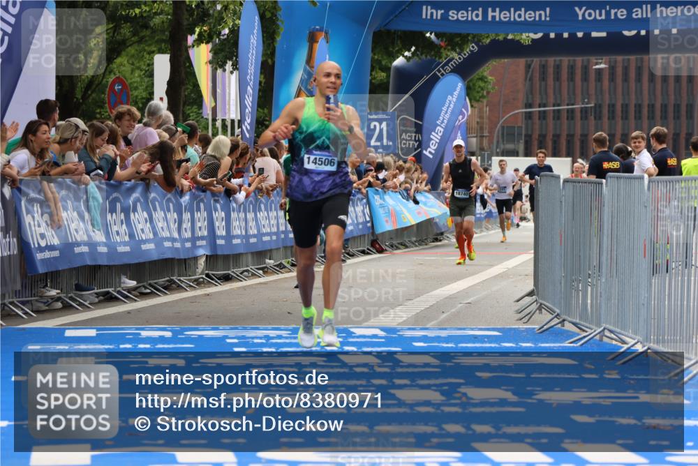 29.06.2025 - hella hamburg halbmarathon Strokosch-Dieckow http://msf.ph/oto/8380971 29.06.2025 10:24:32 Ziel 2892, 7855, 14506 meine-sportfotos.de