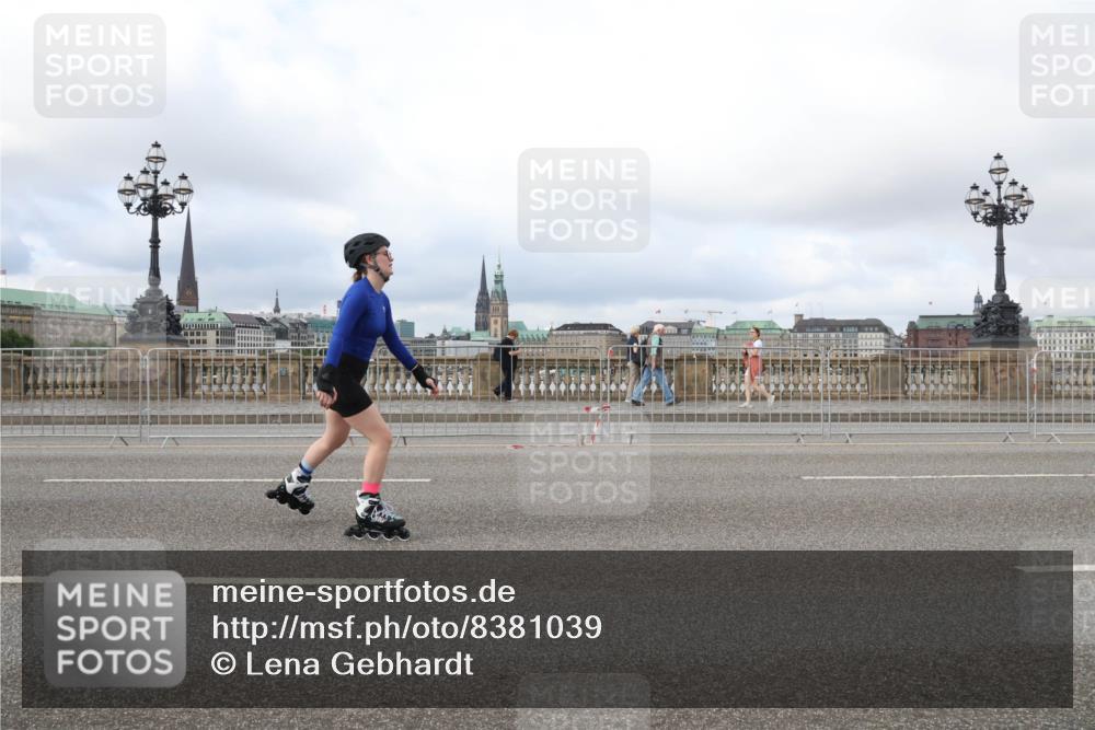 29.06.2025 - hella hamburg halbmarathon Lena Gebhardt http://msf.ph/oto/8381039 29.06.2025 09:15:10 Lombardsbrücke  meine-sportfotos.de