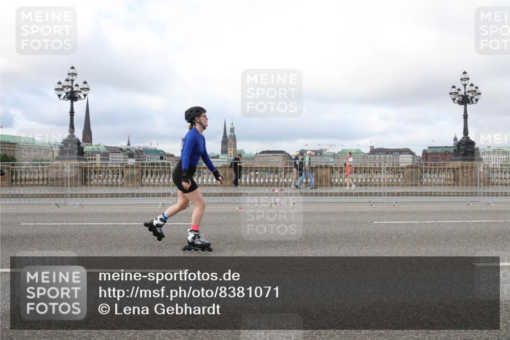 29.06.2025 - hella hamburg halbmarathon Lena Gebhardt http://msf.ph/oto/8381071 29.06.2025 09:15:10 Lombardsbrücke  meine-sportfotos.de