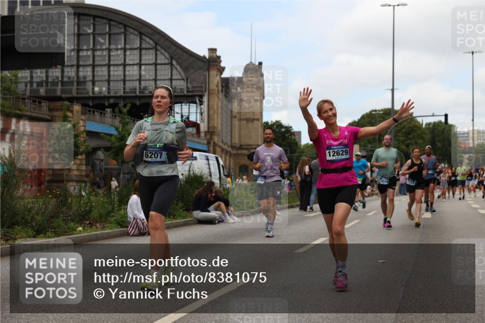 29.06.2025 - hella hamburg halbmarathon Yannick Fuchs http://msf.ph/oto/8381075 29.06.2025 11:13:15 20KM 1052, 1117, 1250, 2225, 3030, 3606, 4539, 4722, 4852, 5878, 6207, 6482, 6542, 6796, 6797, 7097, 7739, 7792, 10141, 10409, 10540, 10602, 11100, 11352, 11434, 12056, 12629, 12703, 13002, 13192, 13342, 14157, 14550, 14627, 14809, 14831, 15020, 15182, 16419, 17049, 17208, 17449, 17850, 18076, 18777, 19148 meine-sportfotos.de