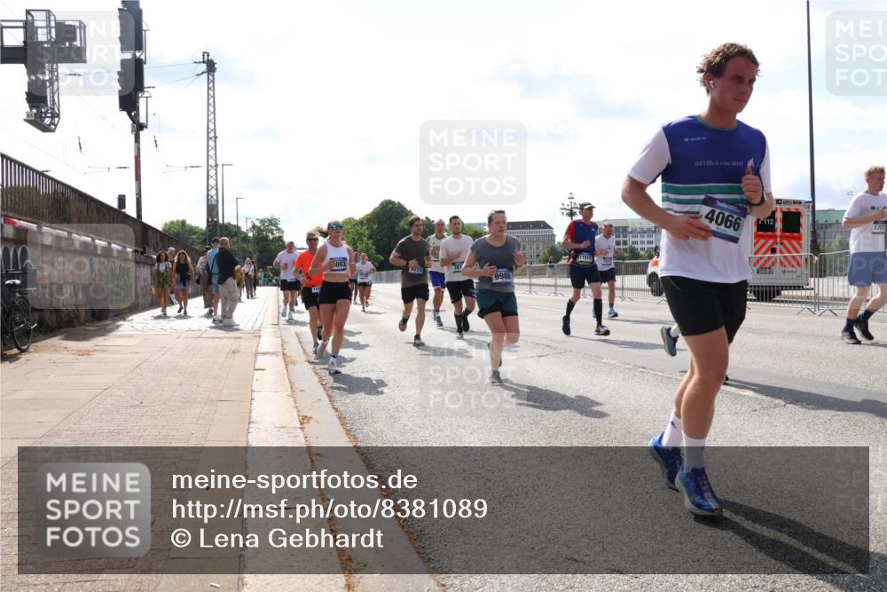 29.06.2025 - hella hamburg halbmarathon Lena Gebhardt http://msf.ph/oto/8381089 29.06.2025 10:02:42 Lombardsbrücke 003, 9986, 11515, 4066, 112, 17077, 1128, 1254, 1702, 1733, 2142, 2322, 2323, 2685, 2712, 2819, 3225, 3630, 3780, 3919, 3976, 4066, 4204, 4613, 4665, 4904, 5734, 5763, 6295, 6708, 6752, 6815, 6860, 6997, 7049, 7323, 7869, 7888, 8003, 8364, 8481, 8483, 8614, 8624, 8662, 8749, 9006, 9020, 9021, 9131, 9156, 9353, 9554, 9986, 10128, 10295, 10539, 10866, 11191, 11250, 11515, 11554, 11670, 11702, 11782, 11871, 11935, 11968, 12908, 14224 meine-sportfotos.de