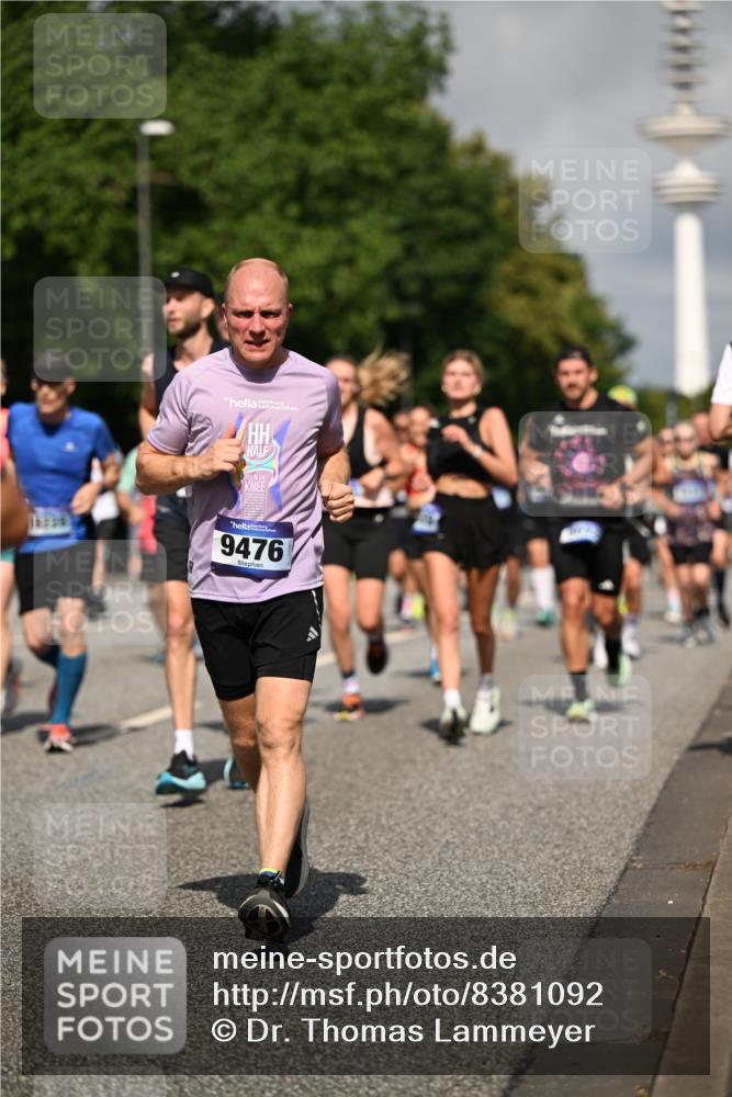 29.06.2025 - hella hamburg halbmarathon Dr. Thomas Lammeyer http://msf.ph/oto/8381092 29.06.2025 09:59:00 Kennedybrücke 1683, 1884, 2274, 2287, 2411, 2592, 2596, 2706, 2708, 3087, 3208, 3209, 3258, 3435, 3747, 3985, 4093, 4121, 4189, 4832, 5102, 5399, 5459, 5638, 5705, 5915, 6027, 6054, 6158, 6421, 6532, 6662, 6723, 6836, 7052, 7659, 8117, 8153, 8218, 8371, 8437, 8454, 8487, 8577, 8693, 8720, 8889, 8927, 9031, 9032, 9093, 9159, 9386, 9476, 9529, 9649, 9720, 9786, 9869, 9959, 10053, 10115, 10122, 10184, 10423 meine-sportfotos.de