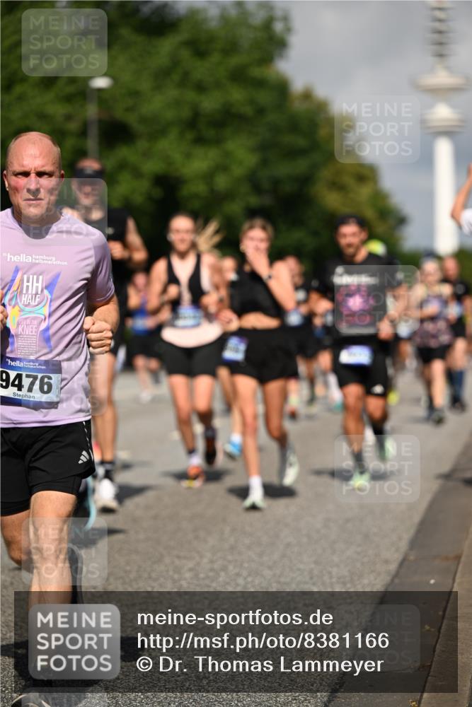 29.06.2025 - hella hamburg halbmarathon Dr. Thomas Lammeyer http://msf.ph/oto/8381166 29.06.2025 09:59:01 Kennedybrücke 1683, 1696, 1884, 2207, 2274, 2287, 2411, 2706, 2708, 3087, 3208, 3209, 3258, 3435, 3747, 3985, 4093, 4121, 4189, 4832, 4847, 4890, 5102, 5399, 5459, 5638, 5705, 5915, 6027, 6054, 6158, 6421, 6532, 6662, 6691, 6836, 6938, 7052, 7659, 8117, 8153, 8218, 8371, 8437, 8454, 8487, 8577, 8693, 8720, 8856, 8889, 8927, 9031, 9032, 9093, 9159, 9386, 9476, 9529, 9649, 9720, 9786, 9869, 9959, 10053, 10115, 10122, 10184, 10423 meine-sportfotos.de