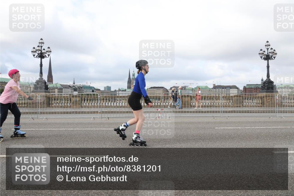 29.06.2025 - hella hamburg halbmarathon Lena Gebhardt http://msf.ph/oto/8381201 29.06.2025 09:15:10 Lombardsbrücke  meine-sportfotos.de