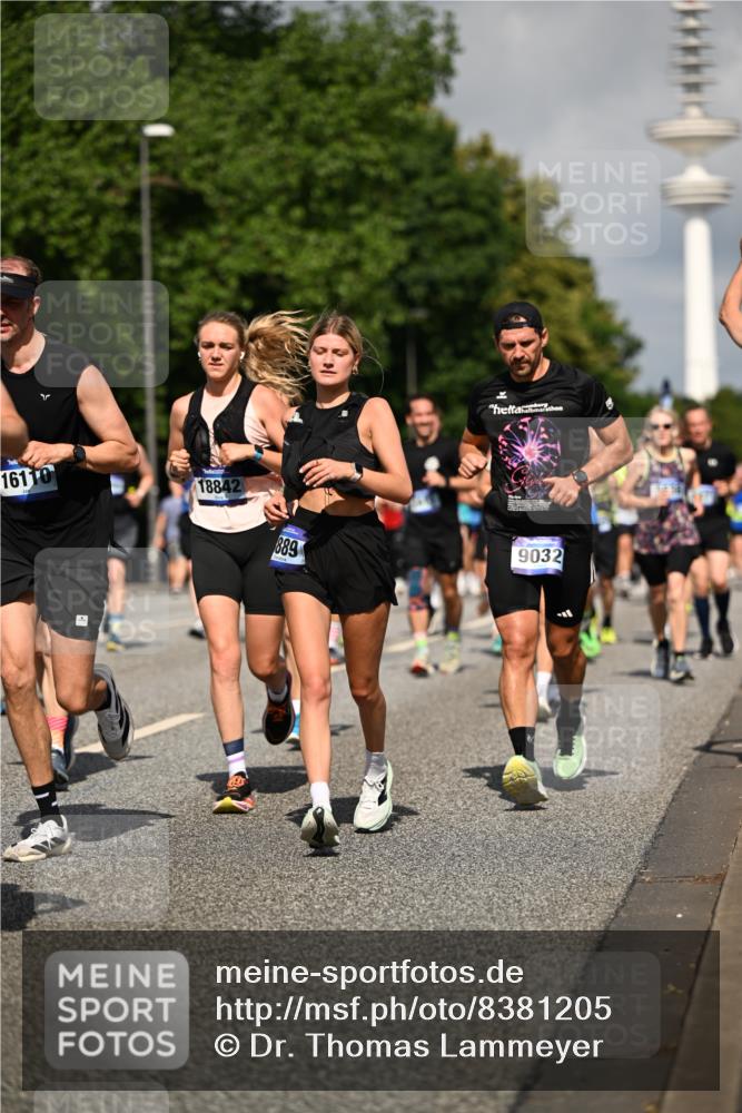29.06.2025 - hella hamburg halbmarathon Dr. Thomas Lammeyer http://msf.ph/oto/8381205 29.06.2025 09:59:02 Kennedybrücke 1683, 1696, 1884, 2207, 2274, 2287, 2411, 2706, 2708, 3087, 3208, 3209, 3213, 3258, 3435, 3747, 3985, 4093, 4121, 4189, 4832, 4847, 4890, 5102, 5399, 5459, 5638, 5705, 5915, 6027, 6054, 6158, 6421, 6532, 6662, 6691, 6836, 6938, 7052, 7659, 8117, 8153, 8218, 8302, 8371, 8437, 8454, 8487, 8577, 8693, 8720, 8856, 8889, 8927, 9031, 9032, 9093, 9159, 9386, 9476, 9529, 9649, 9720, 9786, 9869, 9959, 10053, 10115, 10122, 10184, 10423 meine-sportfotos.de