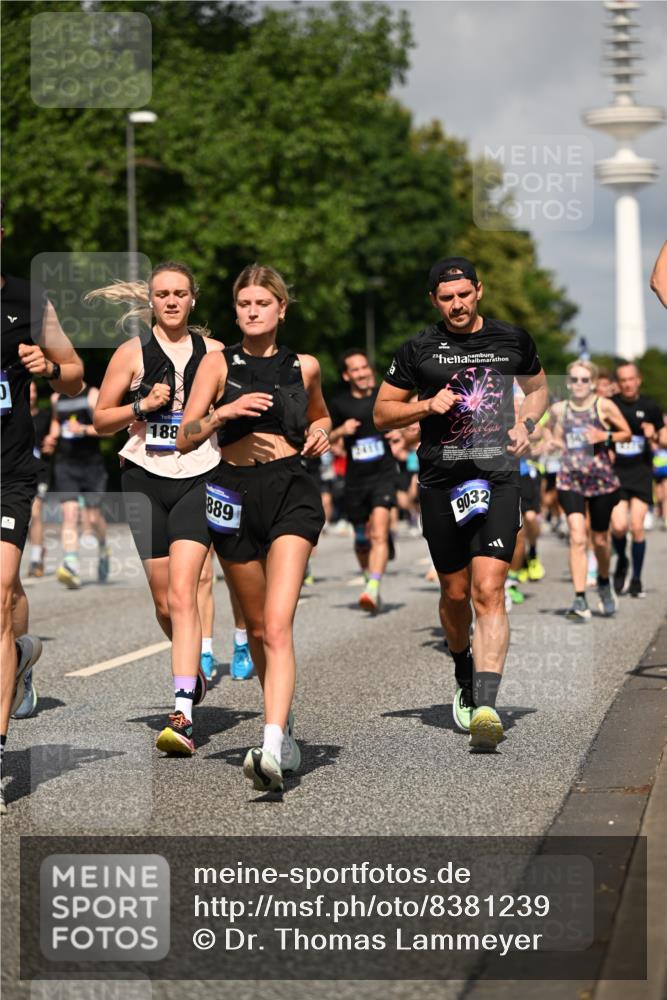29.06.2025 - hella hamburg halbmarathon Dr. Thomas Lammeyer http://msf.ph/oto/8381239 29.06.2025 09:59:02 Kennedybrücke 1683, 1696, 1884, 2207, 2274, 2287, 2411, 2706, 2708, 3087, 3208, 3209, 3213, 3258, 3435, 3747, 3985, 4093, 4121, 4189, 4832, 4847, 4890, 5102, 5399, 5459, 5638, 5705, 5915, 6027, 6054, 6158, 6421, 6532, 6662, 6691, 6836, 6938, 7052, 7659, 8117, 8153, 8218, 8302, 8371, 8437, 8454, 8487, 8577, 8693, 8720, 8856, 8889, 8927, 9031, 9032, 9093, 9159, 9386, 9476, 9529, 9649, 9720, 9786, 9869, 9959, 10053, 10115, 10122, 10184, 10423 meine-sportfotos.de