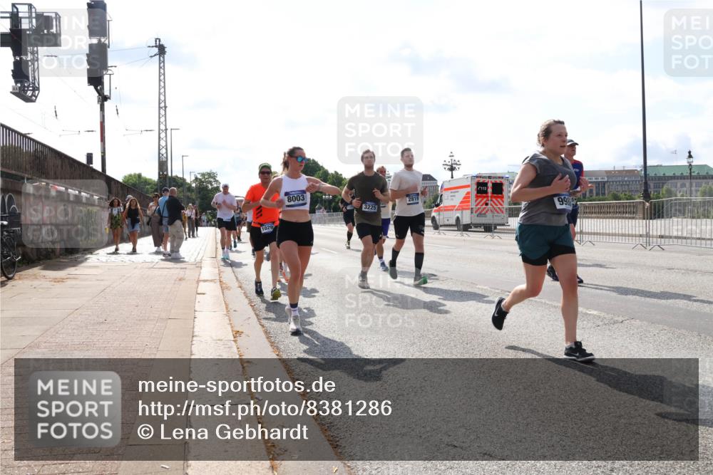 29.06.2025 - hella hamburg halbmarathon Lena Gebhardt http://msf.ph/oto/8381286 29.06.2025 10:02:43 Lombardsbrücke 1029, 8003, 112, 2819, 3225, 99857, 1128, 1254, 1482, 1702, 1733, 2142, 2322, 2323, 2685, 2712, 2819, 3225, 3630, 3780, 3919, 3976, 4066, 4204, 4613, 4665, 4904, 5734, 5763, 6295, 6708, 6752, 6815, 6860, 6997, 7049, 7323, 7869, 7888, 8003, 8364, 8481, 8483, 8614, 8624, 8662, 8749, 9006, 9020, 9021, 9131, 9554, 9986, 10128, 10295, 10539, 10866, 11191, 11250, 11515, 11670, 11702, 11782, 11871, 11935, 11968, 12908, 14224 meine-sportfotos.de