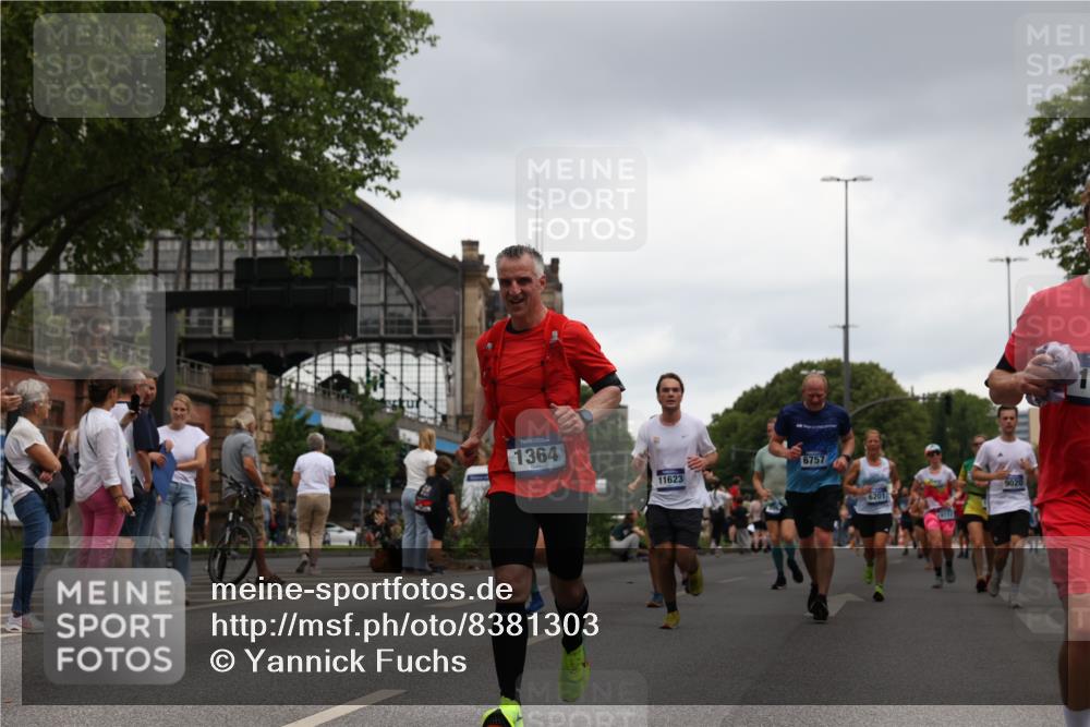 29.06.2025 - hella hamburg halbmarathon Yannick Fuchs http://msf.ph/oto/8381303 29.06.2025 10:54:51 20KM 1188, 1364, 1414, 1453, 1653, 2322, 2323, 2661, 3698, 5602, 5603, 6033, 6201, 6487, 6708, 6754, 6757, 6921, 7006, 7065, 7306, 7636, 7759, 7761, 8421, 8422, 8662, 8923, 9020, 9021, 9984, 10534, 11623, 11702, 11782, 12491, 13459, 13516, 13589, 15269, 16621, 17145, 17226, 17899, 17951, 17952, 18133, 18757, 19117, 19146, 19242 meine-sportfotos.de
