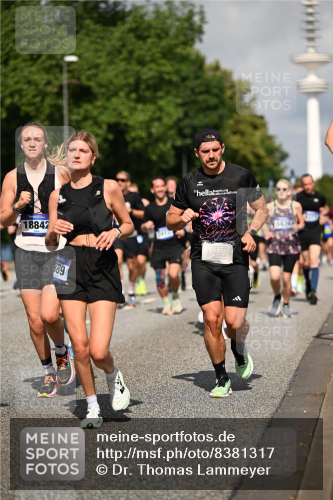 29.06.2025 - hella hamburg halbmarathon Dr. Thomas Lammeyer http://msf.ph/oto/8381317 29.06.2025 09:59:02 Kennedybrücke 1683, 1696, 1884, 2207, 2274, 2287, 2411, 2706, 2708, 3087, 3208, 3209, 3213, 3258, 3435, 3747, 3985, 4093, 4121, 4189, 4832, 4847, 4890, 5102, 5399, 5459, 5638, 5705, 5915, 6027, 6054, 6158, 6421, 6532, 6662, 6691, 6836, 6938, 7052, 7659, 8117, 8153, 8218, 8302, 8371, 8437, 8454, 8487, 8577, 8693, 8720, 8856, 8889, 8927, 9031, 9032, 9093, 9159, 9386, 9476, 9529, 9649, 9720, 9786, 9869, 9959, 10053, 10115, 10122, 10184, 10423 meine-sportfotos.de