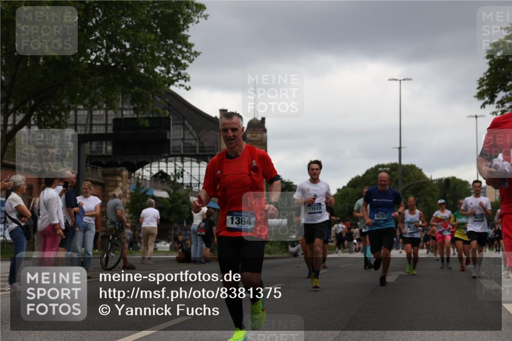 29.06.2025 - hella hamburg halbmarathon Yannick Fuchs http://msf.ph/oto/8381375 29.06.2025 10:54:51 20KM 1188, 1364, 1414, 1453, 1653, 2322, 2323, 2661, 3698, 5602, 5603, 6033, 6201, 6487, 6708, 6754, 6757, 6921, 7006, 7065, 7306, 7636, 7759, 7761, 8421, 8422, 8662, 8923, 9020, 9021, 9984, 10534, 11623, 11702, 11782, 12491, 13459, 13516, 13589, 15269, 16621, 17145, 17226, 17899, 17951, 17952, 18133, 18757, 19117, 19146, 19242 meine-sportfotos.de