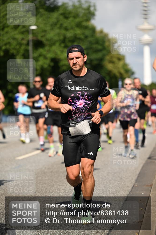 29.06.2025 - hella hamburg halbmarathon Dr. Thomas Lammeyer http://msf.ph/oto/8381438 29.06.2025 09:59:03 Kennedybrücke 1200, 1683, 1696, 1884, 2207, 2274, 2287, 2411, 2706, 2708, 3087, 3208, 3209, 3213, 3258, 3435, 3747, 3985, 4093, 4121, 4189, 4832, 4847, 4890, 5102, 5399, 5421, 5459, 5638, 5705, 5915, 6027, 6054, 6158, 6421, 6532, 6662, 6691, 6836, 6938, 7052, 7312, 7659, 8117, 8139, 8153, 8216, 8218, 8302, 8371, 8437, 8454, 8487, 8577, 8693, 8720, 8856, 8889, 8927, 8955, 9031, 9032, 9093, 9159, 9386, 9476, 9529, 9649, 9720, 9786, 9869, 9959, 10053, 10115, 10122, 10184, 10263, 10423 meine-sportfotos.de