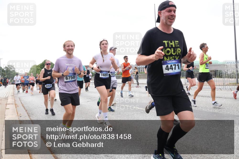 29.06.2025 - hella hamburg halbmarathon Lena Gebhardt http://msf.ph/oto/8381458 29.06.2025 10:40:18 Lombardsbrücke 753, 6750, 1691, 3237, 2254, 4471, 881, 1018, 1037, 1058, 1076, 1291, 1586, 1691, 1899, 2019, 2109, 2254, 2313, 2515, 2572, 2762, 2763, 2866, 2888, 3237, 3293, 3295, 3515, 3607, 3808, 3810, 3882, 3883, 3884, 4173, 4271, 4471, 4756, 4906, 5059, 5113, 5229, 5263, 5351, 5352, 5654, 5702, 5877, 5901, 5975, 6076, 6097, 6229, 6278, 6280, 6363, 6463, 6548, 6673, 6698, 6750, 6866, 6876, 6890, 6920, 7045, 7108, 7174, 7455, 7456, 7675, 7850, 8107, 8307, 8378, 8391, 8612 meine-sportfotos.de