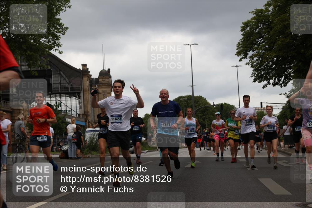 29.06.2025 - hella hamburg halbmarathon Yannick Fuchs http://msf.ph/oto/8381526 29.06.2025 10:54:53 20KM 1188, 1364, 1414, 1453, 1653, 2322, 2323, 2661, 3698, 5602, 5603, 5775, 6033, 6201, 6487, 6708, 6754, 6757, 6921, 7006, 7065, 7306, 7636, 7759, 7761, 8662, 9020, 9021, 9984, 10534, 11623, 11702, 11782, 13459, 13516, 15269, 16621, 17145, 17226, 17951, 17952, 18133, 18757, 19117, 19146, 19242 meine-sportfotos.de