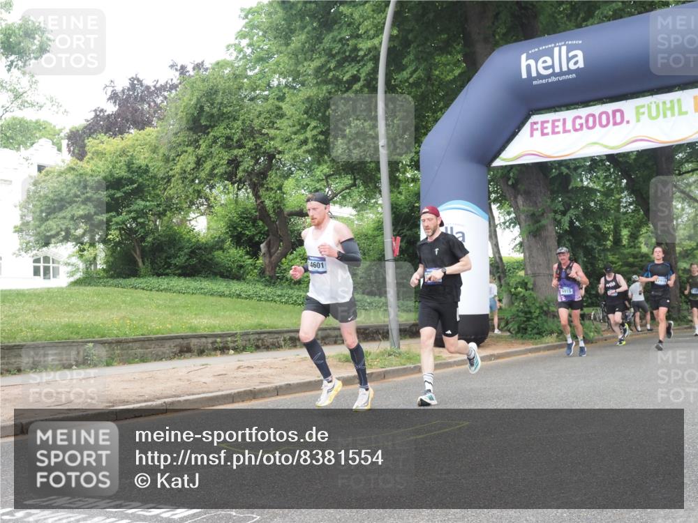 29.06.2025 - hella hamburg halbmarathon KatJ http://msf.ph/oto/8381554 29.06.2025 10:25:17 Zwischen KM18-KM19 2121, 5042, 6993 meine-sportfotos.de