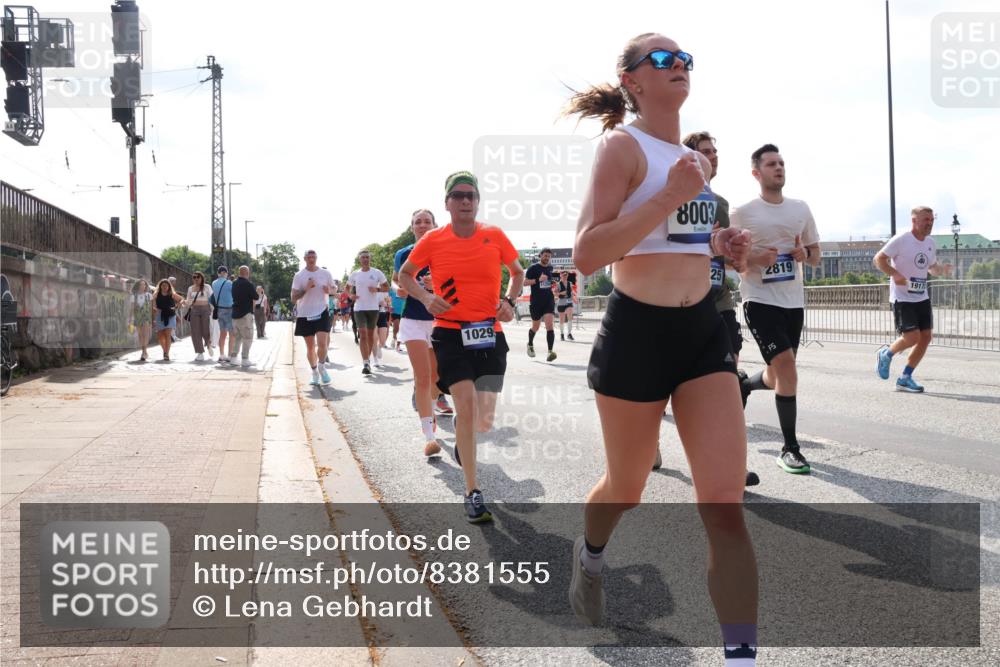 29.06.2025 - hella hamburg halbmarathon Lena Gebhardt http://msf.ph/oto/8381555 29.06.2025 10:02:45 Lombardsbrücke 1029, 8003, 25, 2819, 1128, 1254, 1482, 1702, 1733, 2142, 2685, 2712, 2810, 2819, 3225, 3630, 3780, 3919, 3976, 4066, 4204, 4613, 4665, 4904, 5734, 5763, 6217, 6295, 6708, 6752, 6815, 6860, 6997, 7049, 7323, 7869, 7888, 8003, 8364, 8481, 8483, 8614, 8624, 8662, 8749, 9006, 9020, 9021, 9131, 9554, 9986, 10128, 10295, 10539, 10866, 11191, 11250, 11515, 11670, 11702, 11782, 11935, 11968, 12422, 12908, 14224 meine-sportfotos.de