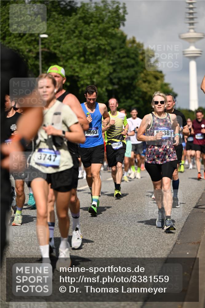 29.06.2025 - hella hamburg halbmarathon Dr. Thomas Lammeyer http://msf.ph/oto/8381559 29.06.2025 09:59:05 Kennedybrücke 1200, 1683, 1696, 1884, 2207, 2274, 2287, 2411, 2706, 2708, 3087, 3208, 3209, 3213, 3258, 3435, 3747, 3985, 4093, 4121, 4189, 4345, 4847, 4890, 5102, 5399, 5421, 5459, 5638, 5915, 6027, 6054, 6158, 6421, 6532, 6662, 6691, 6836, 6938, 7052, 7312, 7659, 8139, 8153, 8205, 8216, 8218, 8302, 8371, 8437, 8454, 8487, 8577, 8693, 8720, 8856, 8889, 8899, 8927, 8955, 9031, 9032, 9093, 9159, 9386, 9476, 9529, 9649, 9720, 9786, 9869, 9959, 10053, 10115, 10184, 10263, 10423 meine-sportfotos.de