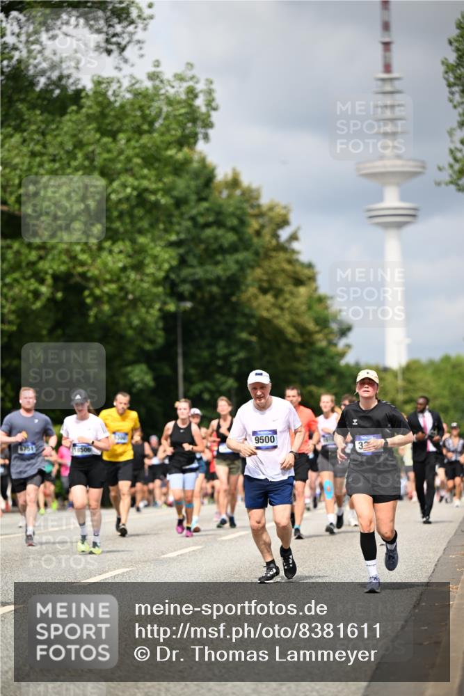29.06.2025 - hella hamburg halbmarathon Dr. Thomas Lammeyer http://msf.ph/oto/8381611 29.06.2025 10:42:41 Kennedybrücke 1394, 1596, 1791, 1901, 2151, 3094, 3095, 3323, 3338, 3633, 3635, 3636, 3716, 3841, 3927, 4921, 5300, 5713, 5790, 6199, 6200, 6695, 6696, 6751, 6930, 7118, 7119, 7148, 7165, 7244, 7371, 7552, 7692, 7849, 7914, 8539, 8583, 8615, 9424, 9500, 9689, 9699, 10584, 11152 meine-sportfotos.de