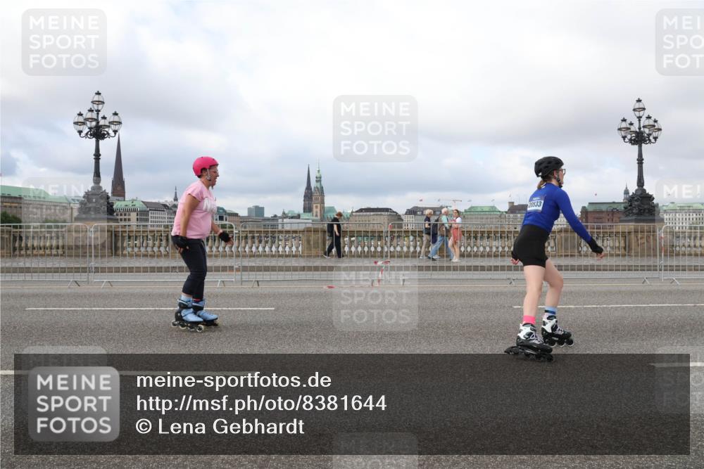 29.06.2025 - hella hamburg halbmarathon Lena Gebhardt http://msf.ph/oto/8381644 29.06.2025 09:15:11 Lombardsbrücke 20533 meine-sportfotos.de
