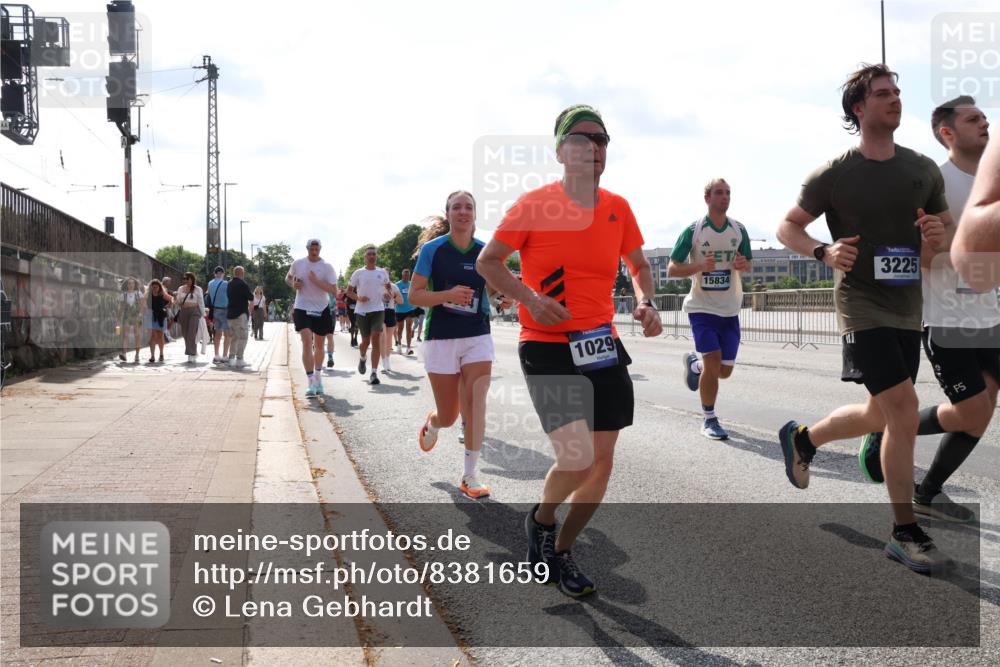 29.06.2025 - hella hamburg halbmarathon Lena Gebhardt http://msf.ph/oto/8381659 29.06.2025 10:02:45 Lombardsbrücke 1029, 15834, 3225, 1128, 1254, 1482, 1702, 1733, 2142, 2685, 2712, 2810, 2819, 3225, 3630, 3780, 3919, 3976, 4066, 4204, 4613, 4665, 4904, 5734, 5763, 6217, 6295, 6708, 6752, 6815, 6860, 6997, 7049, 7323, 7869, 7888, 8003, 8364, 8481, 8483, 8614, 8624, 8662, 8749, 9006, 9020, 9021, 9131, 9554, 9986, 10128, 10295, 10539, 10866, 11191, 11250, 11515, 11670, 11702, 11782, 11935, 11968, 12422, 12908, 14224 meine-sportfotos.de