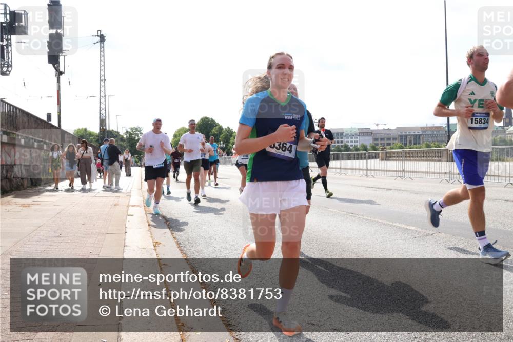 29.06.2025 - hella hamburg halbmarathon Lena Gebhardt http://msf.ph/oto/8381753 29.06.2025 10:02:46 Lombardsbrücke 15834, 364, 1128, 1254, 1482, 1702, 1733, 2142, 2685, 2712, 2810, 2819, 3225, 3630, 3780, 3919, 3976, 4066, 4204, 4613, 4665, 4904, 5734, 6217, 6295, 6708, 6752, 6815, 6860, 6997, 7049, 7323, 7869, 7888, 8003, 8364, 8481, 8483, 8614, 8624, 8662, 8749, 9006, 9020, 9021, 9131, 9554, 9986, 10128, 10295, 10539, 10866, 11191, 11250, 11515, 11670, 11702, 11782, 11935, 11968, 12422, 12908, 14224 meine-sportfotos.de