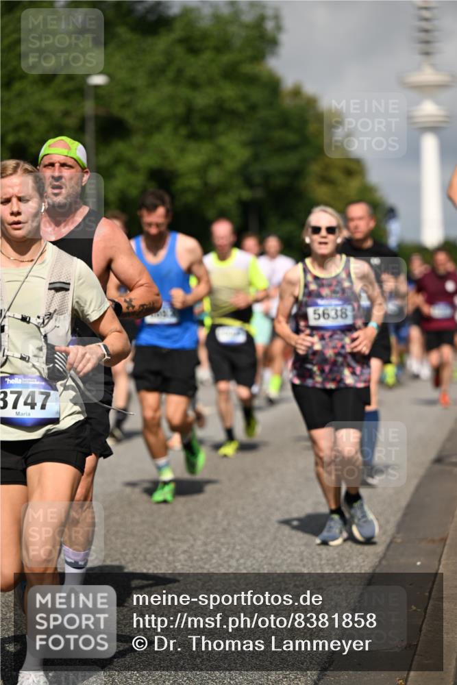 29.06.2025 - hella hamburg halbmarathon Dr. Thomas Lammeyer http://msf.ph/oto/8381858 29.06.2025 09:59:05 Kennedybrücke 1200, 1683, 1696, 1884, 2207, 2274, 2287, 2411, 2706, 2708, 3087, 3208, 3209, 3213, 3258, 3435, 3747, 3985, 4093, 4121, 4189, 4345, 4847, 4890, 5102, 5399, 5421, 5459, 5638, 5915, 6027, 6054, 6158, 6421, 6532, 6662, 6691, 6836, 6938, 7052, 7312, 7659, 8139, 8153, 8205, 8216, 8218, 8302, 8371, 8437, 8454, 8487, 8577, 8693, 8720, 8856, 8889, 8899, 8927, 8955, 9031, 9032, 9093, 9159, 9386, 9476, 9529, 9649, 9720, 9786, 9869, 9959, 10053, 10115, 10184, 10263, 10423 meine-sportfotos.de