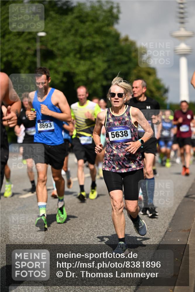 29.06.2025 - hella hamburg halbmarathon Dr. Thomas Lammeyer http://msf.ph/oto/8381896 29.06.2025 09:59:06 Kennedybrücke 1200, 1683, 1696, 1884, 2207, 2274, 2287, 2411, 2706, 2708, 3087, 3208, 3209, 3213, 3258, 3435, 3747, 3985, 4093, 4121, 4189, 4345, 4847, 4890, 5102, 5399, 5421, 5459, 5638, 5915, 6009, 6027, 6054, 6158, 6421, 6532, 6662, 6691, 6836, 6938, 7052, 7312, 7659, 8139, 8153, 8205, 8216, 8218, 8302, 8371, 8437, 8454, 8487, 8577, 8693, 8720, 8856, 8889, 8899, 8927, 8955, 9031, 9032, 9093, 9159, 9386, 9476, 9529, 9649, 9720, 9786, 9869, 9959, 10053, 10115, 10184, 10263, 10423 meine-sportfotos.de