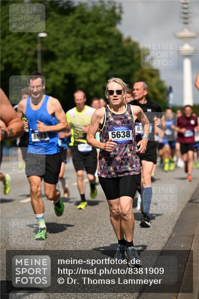 29.06.2025 - hella hamburg halbmarathon Dr. Thomas Lammeyer http://msf.ph/oto/8381909 29.06.2025 09:59:06 Kennedybrücke 1200, 1683, 1696, 1884, 2207, 2274, 2287, 2411, 2706, 2708, 3087, 3208, 3209, 3213, 3258, 3435, 3747, 3985, 4093, 4121, 4189, 4345, 4847, 4890, 5102, 5399, 5421, 5459, 5638, 5915, 6009, 6027, 6054, 6158, 6421, 6532, 6662, 6691, 6836, 6938, 7052, 7312, 7659, 8139, 8153, 8205, 8216, 8218, 8302, 8371, 8437, 8454, 8487, 8577, 8693, 8720, 8856, 8889, 8899, 8927, 8955, 9031, 9032, 9093, 9159, 9386, 9476, 9529, 9649, 9720, 9786, 9869, 9959, 10053, 10115, 10184, 10263, 10423 meine-sportfotos.de